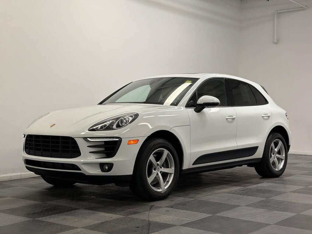 2018 Porsche Macan Base — photo 1 of 1