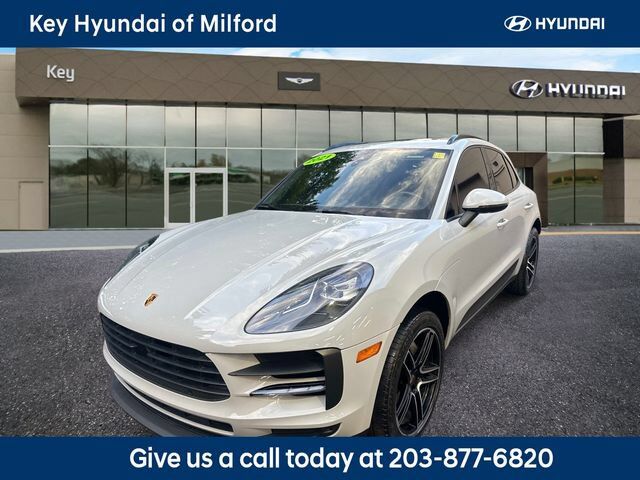 2021 Porsche Macan Base — photo 1 of 13
