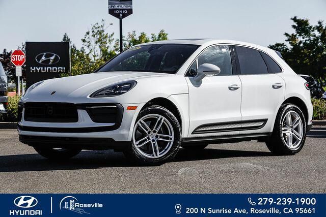 2024 Porsche Macan Base — photo 1 of 24