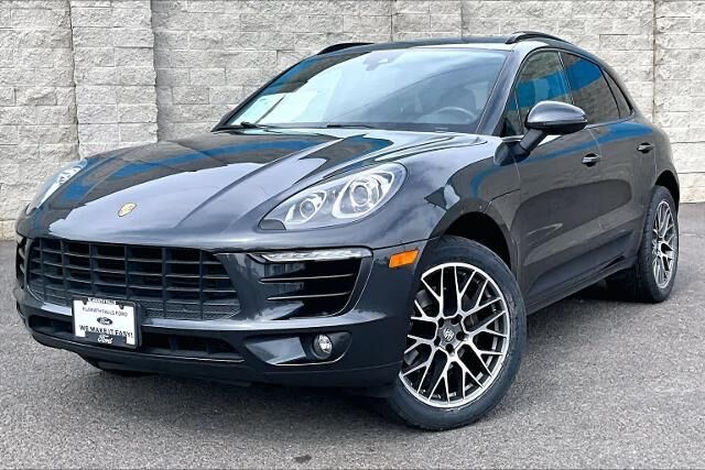 2018 Porsche Macan Base — photo 1 of 13