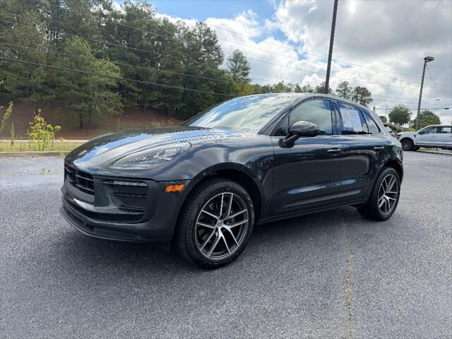 2025 Porsche Macan T