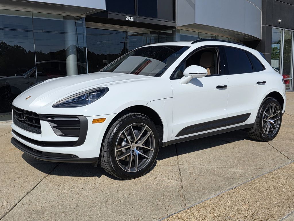 2026 Porsche Macan — photo 1 of 13
