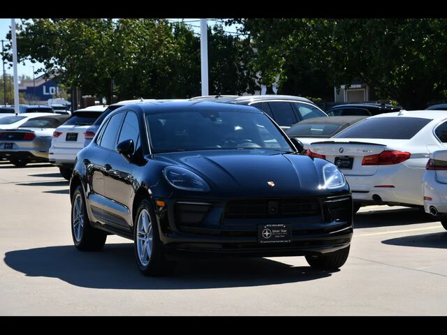 2024 Porsche Macan Base