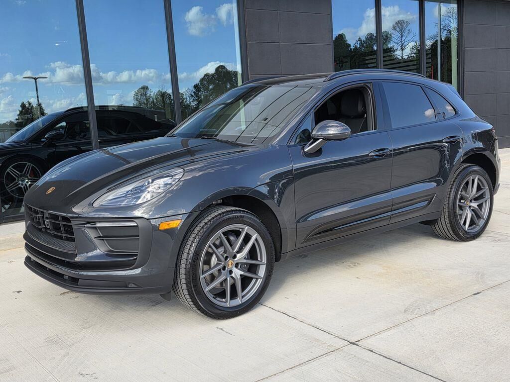 2026 Porsche Macan T — photo 1 of 13
