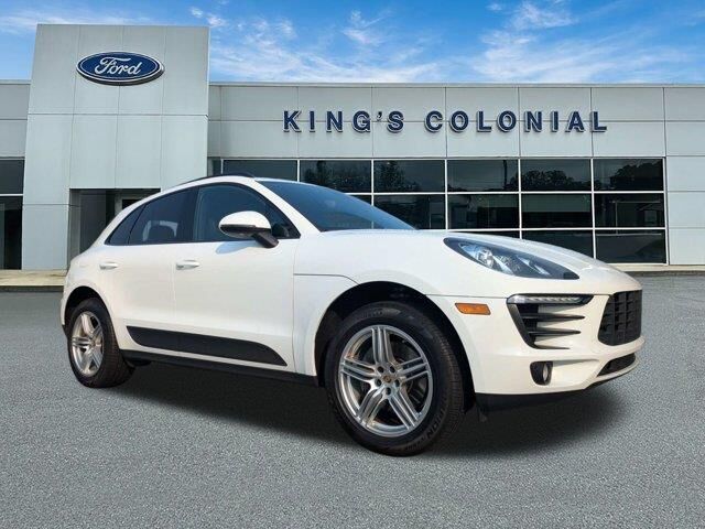 2018 Porsche Macan Base — photo 1 of 3