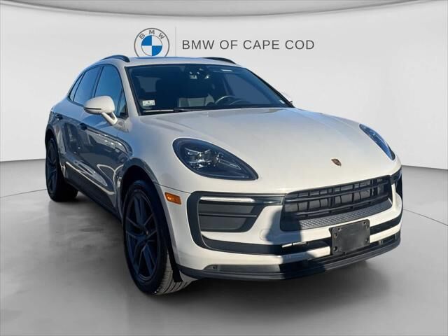 2022 Porsche Macan Base