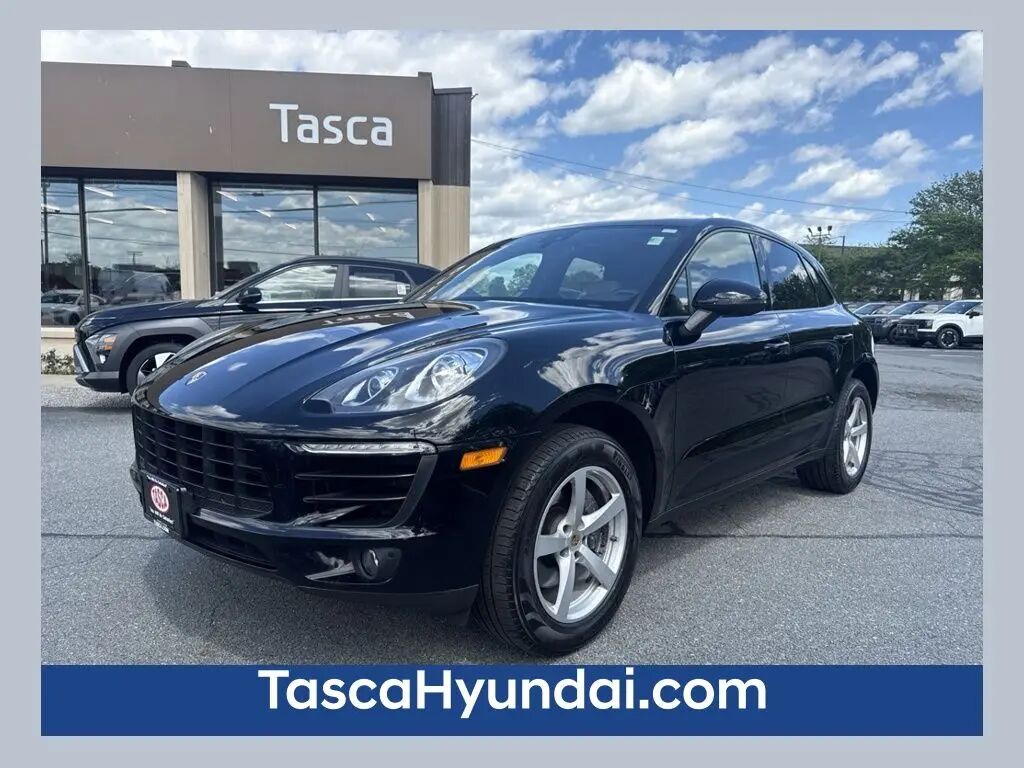 2017 Porsche Macan Base — photo 1 of 13