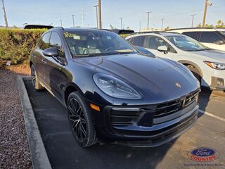 2022 Porsche Macan Base