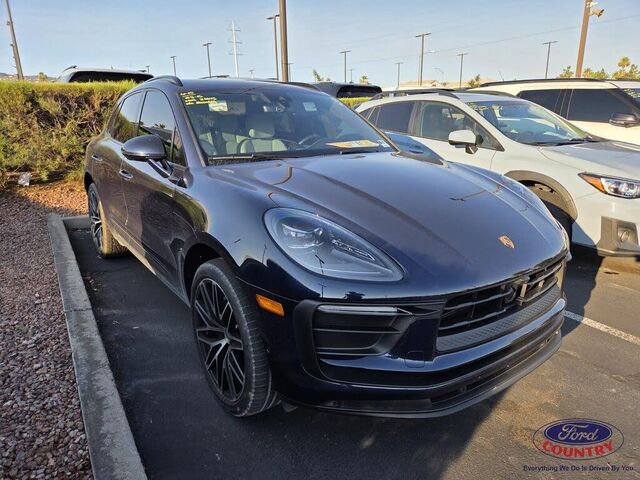 2022 Porsche Macan Base