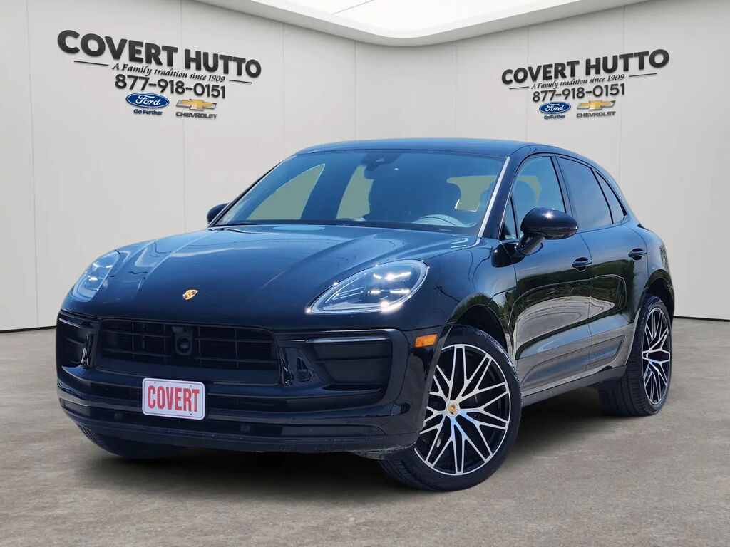 2023 Porsche Macan Base — photo 1 of 13