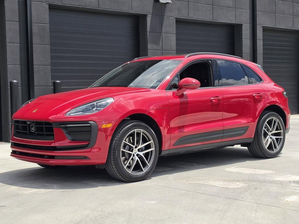 2026 Porsche Macan T — photo 1 of 13