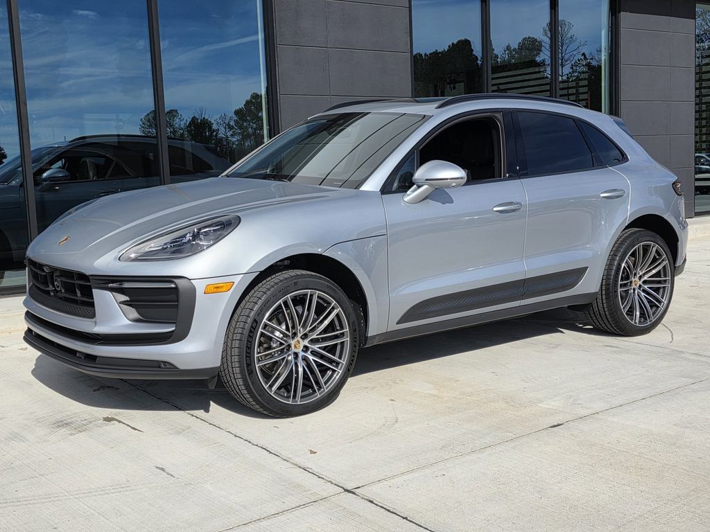 2026 Porsche Macan — photo 1 of 13