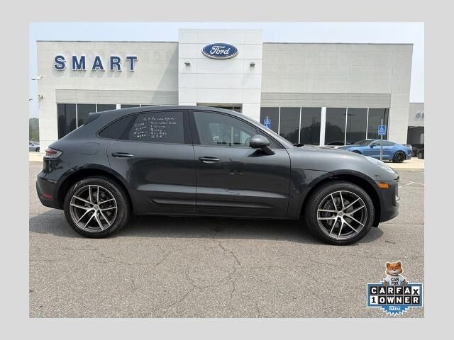 2023 Porsche Macan T
