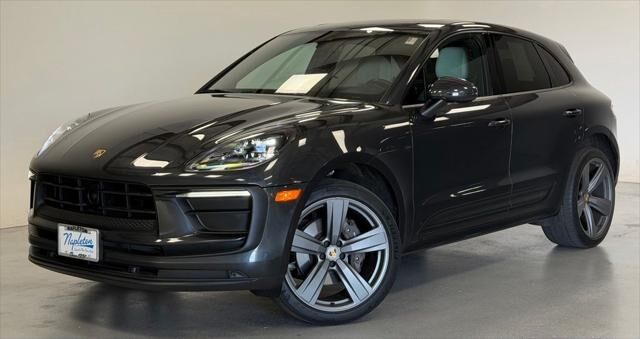 2023 Porsche Macan T — photo 1 of 11