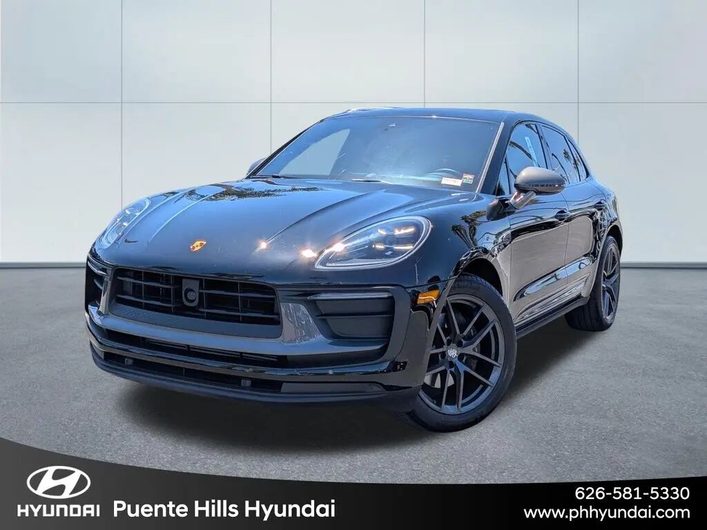 2023 Porsche Macan T — photo 1 of 31