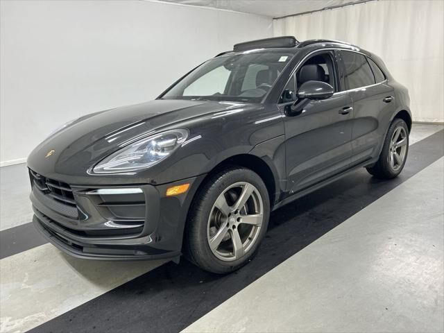 2024 Porsche Macan Base — photo 1 of 26