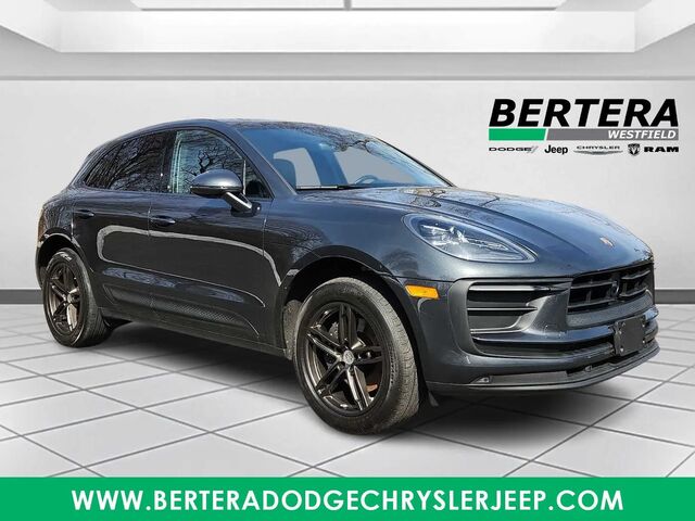 2024 Porsche Macan Base
