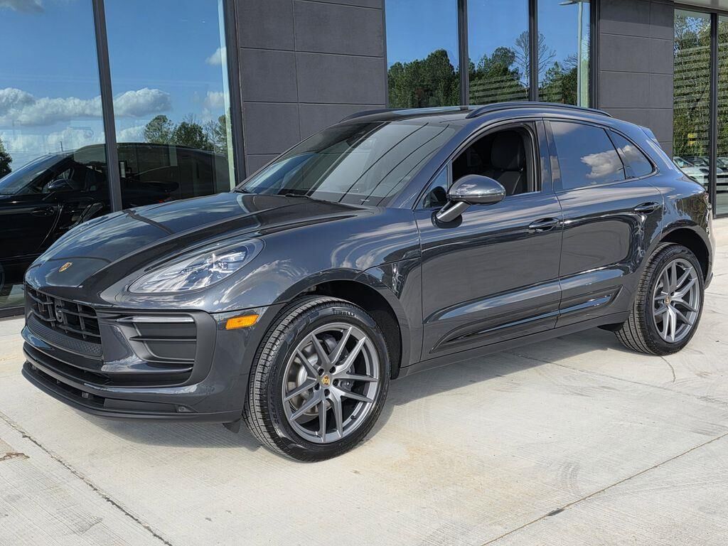 2026 Porsche Macan T — photo 1 of 13