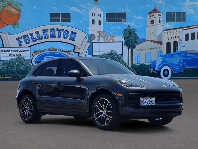 2023 Porsche Macan Base
