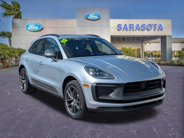 2025 Porsche Macan T
