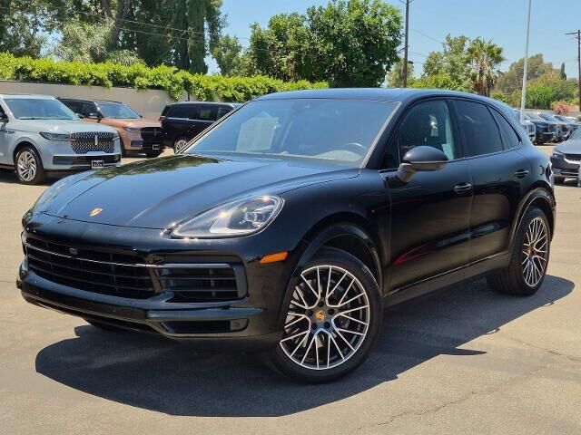 2021 Porsche Cayenne Base — photo 1 of 26