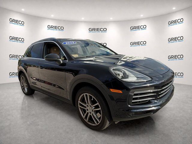 2023 Porsche Cayenne Platinum Edition — photo 1 of 11