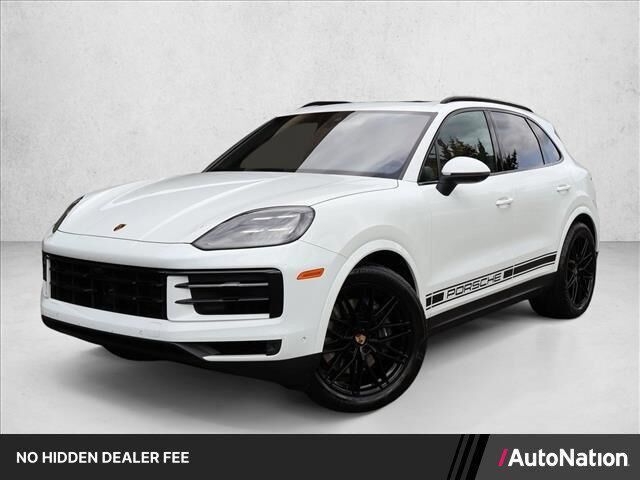 2025 Porsche Cayenne Base — photo 1 of 13
