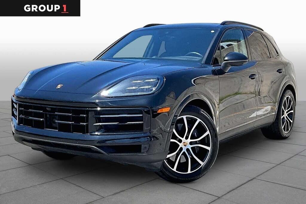 2024 Porsche Cayenne Base — photo 1 of 1