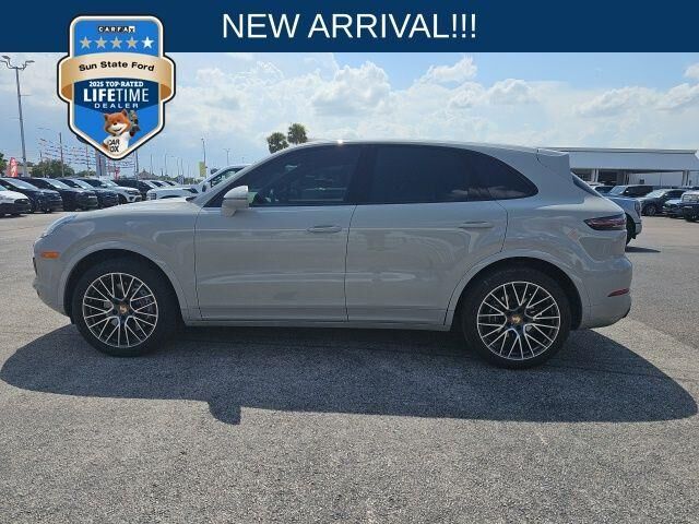 2021 Porsche Cayenne Base