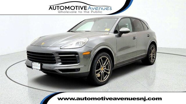 2021 Porsche Cayenne AWD w/ Premium Pkg & 21'' Wheels