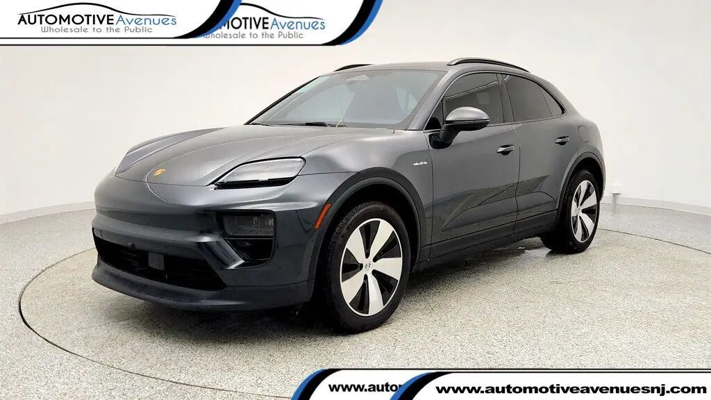 2025 Porsche Macan 4 Electric — photo 1 of 26