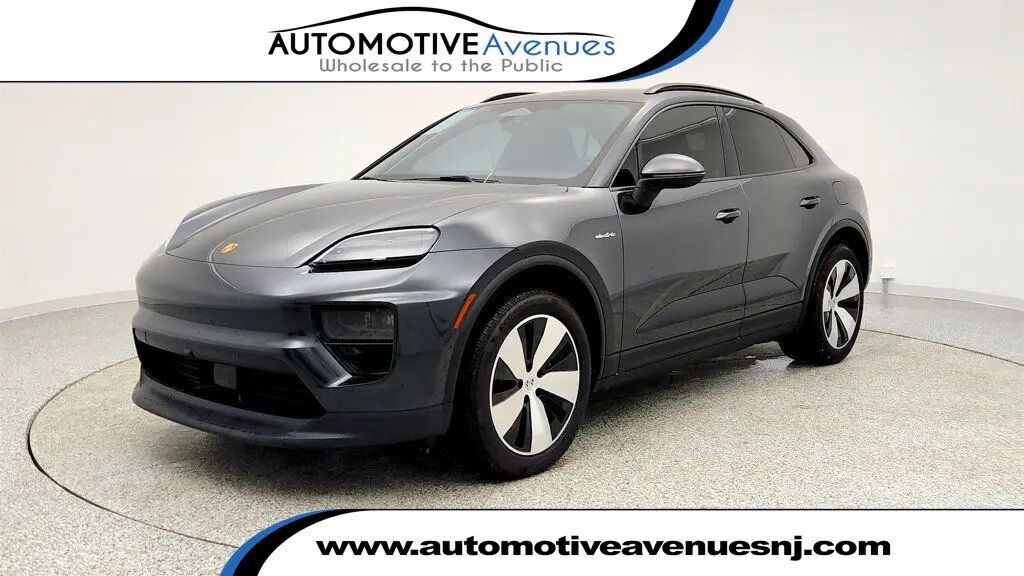 2025 Porsche Macan 4 Electric — photo 1 of 13
