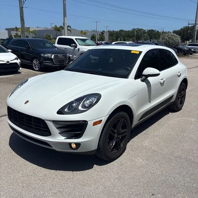 2018 Porsche Macan S — photo 1 of 7