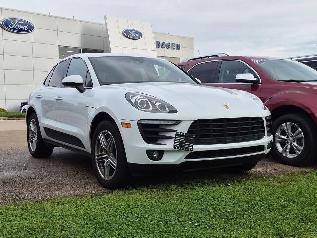 2017 Porsche Macan S — photo 1 of 6