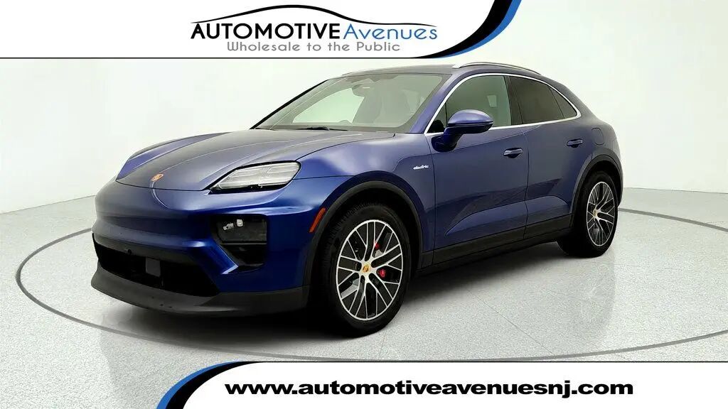 2025 Porsche Macan 4S Electric — photo 1 of 26