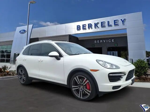 2011 Porsche Cayenne Turbo — photo 1 of 20
