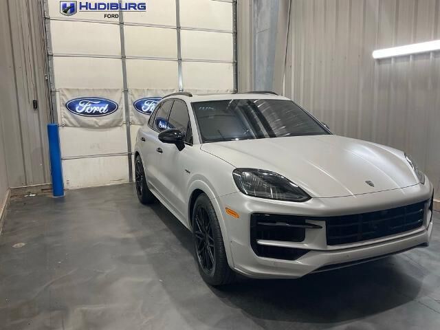 2024 Porsche Cayenne E-Hybrid