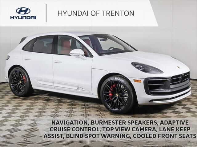 2024 Porsche Macan GTS — photo 1 of 7
