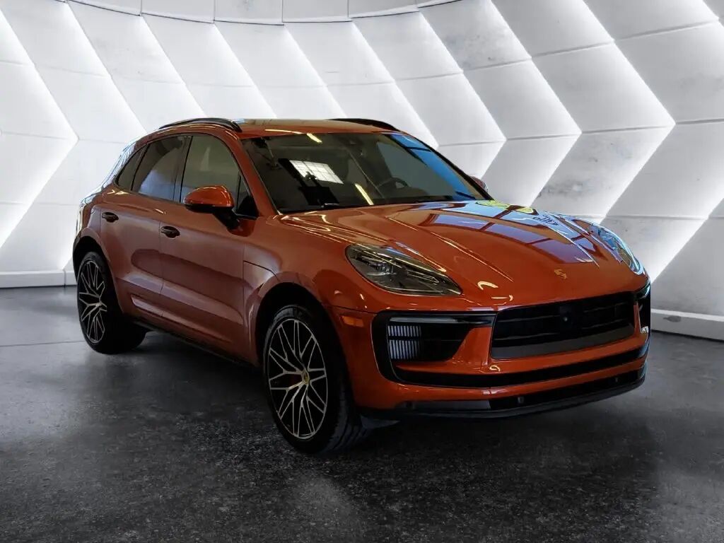 2023 Porsche Macan S — photo 1 of 13