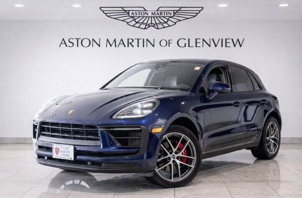 2022 Porsche Macan S — photo 1 of 2