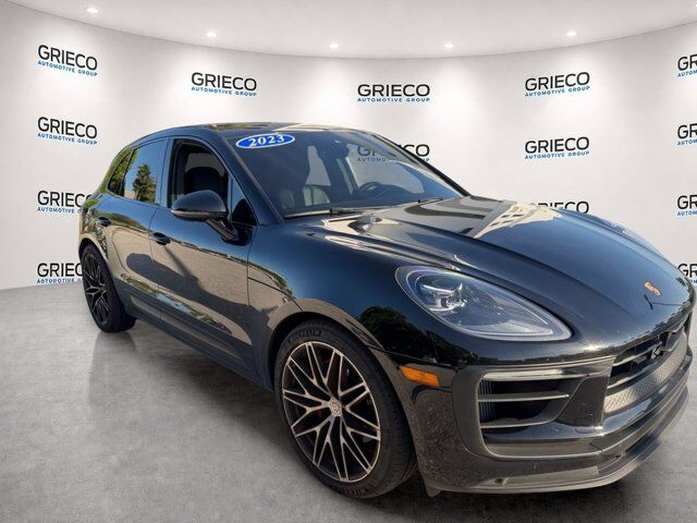 2023 Porsche Macan S — photo 1 of 22