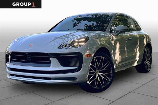 2023 Porsche Macan S — photo 1 of 12