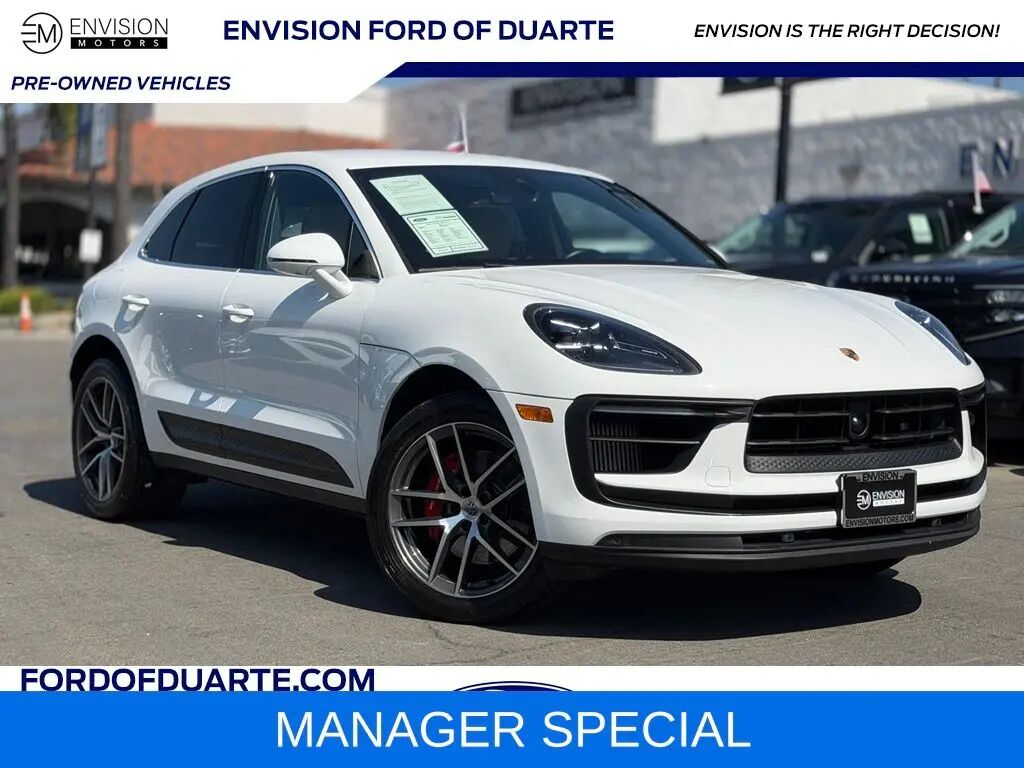 2023 Porsche Macan S — photo 1 of 11