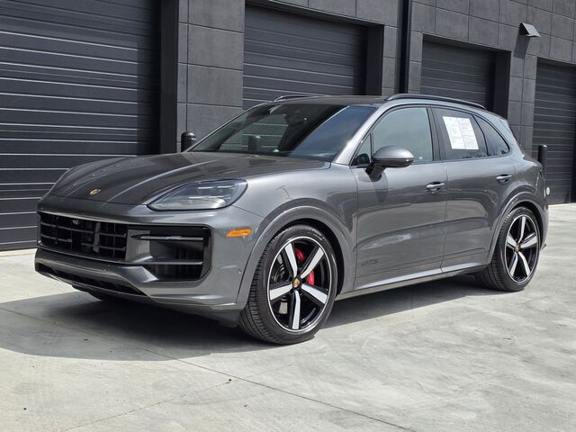 2025 Porsche Cayenne GTS