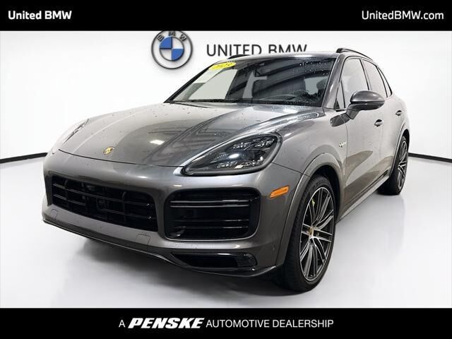 2023 Porsche Cayenne Turbo S E-Hybrid — photo 1 of 7