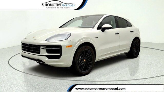 2025 Porsche Cayenne E-Hybrid — photo 1 of 14