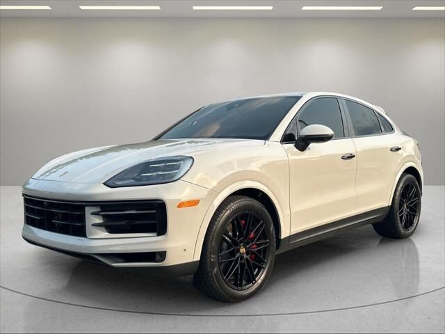 2024 Porsche Cayenne S Coupe — photo 1 of 13