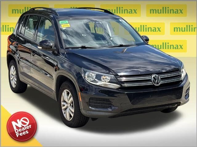 2017 Volkswagen Tiguan 2.0T S — photo 1 of 10