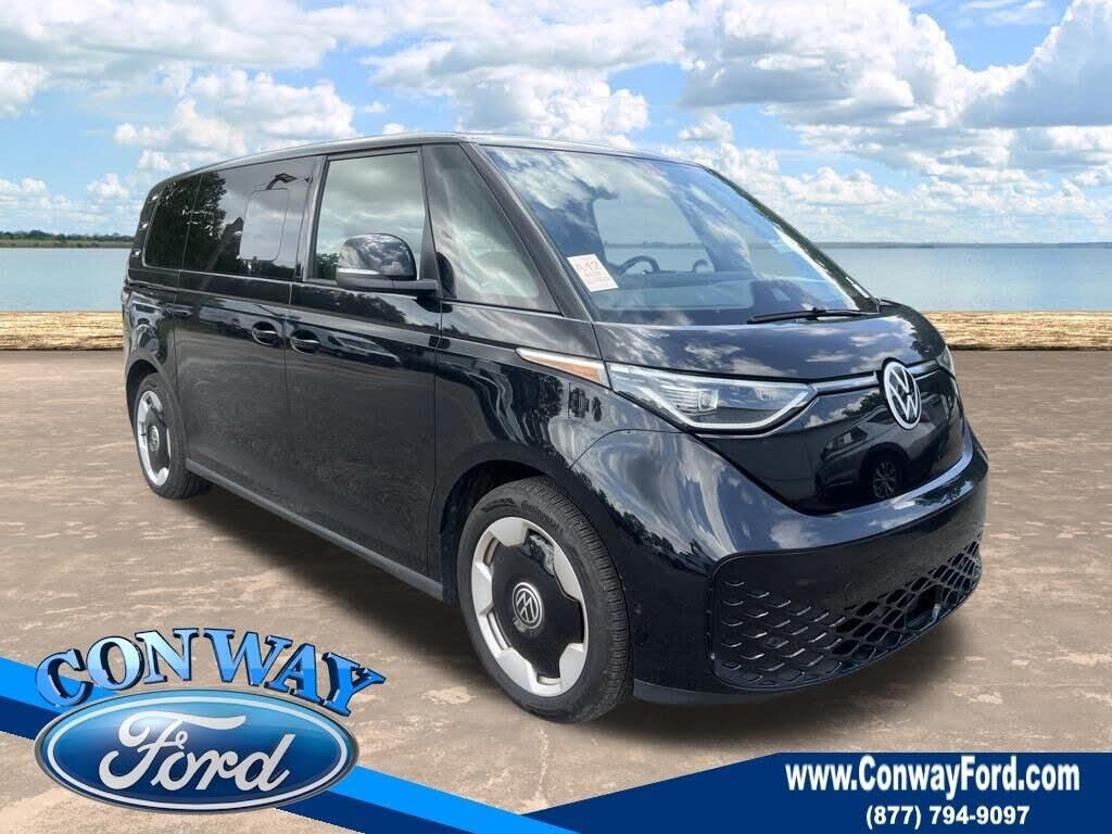 2025 Volkswagen ID. Buzz Pro S — photo 1 of 15