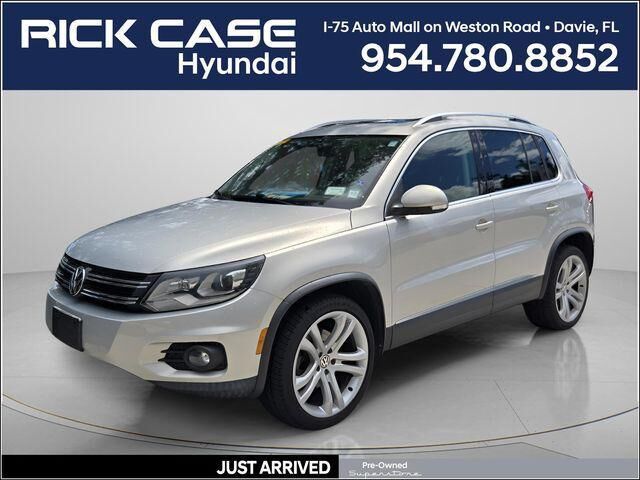 2012 Volkswagen Tiguan SEL 4Motion — photo 1 of 26